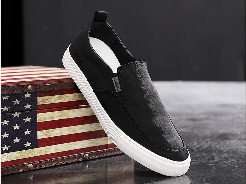 New Autumn Men\'s Vulcanized Shoes Canvas Shoes Slip-on Shoes Men\'s Casual Breathable Loafers Soft-soled Shoes Sneakers