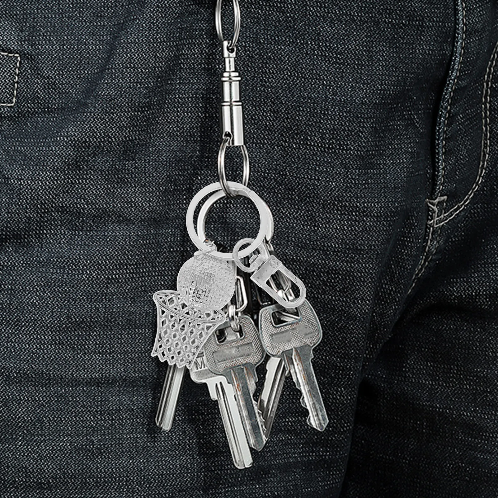 Zinc Alloy Basketball Keychain Detailed Sports Keyring for Enthusiasts Premium Finish Mini Ball Pendant Ideal for Backpacks