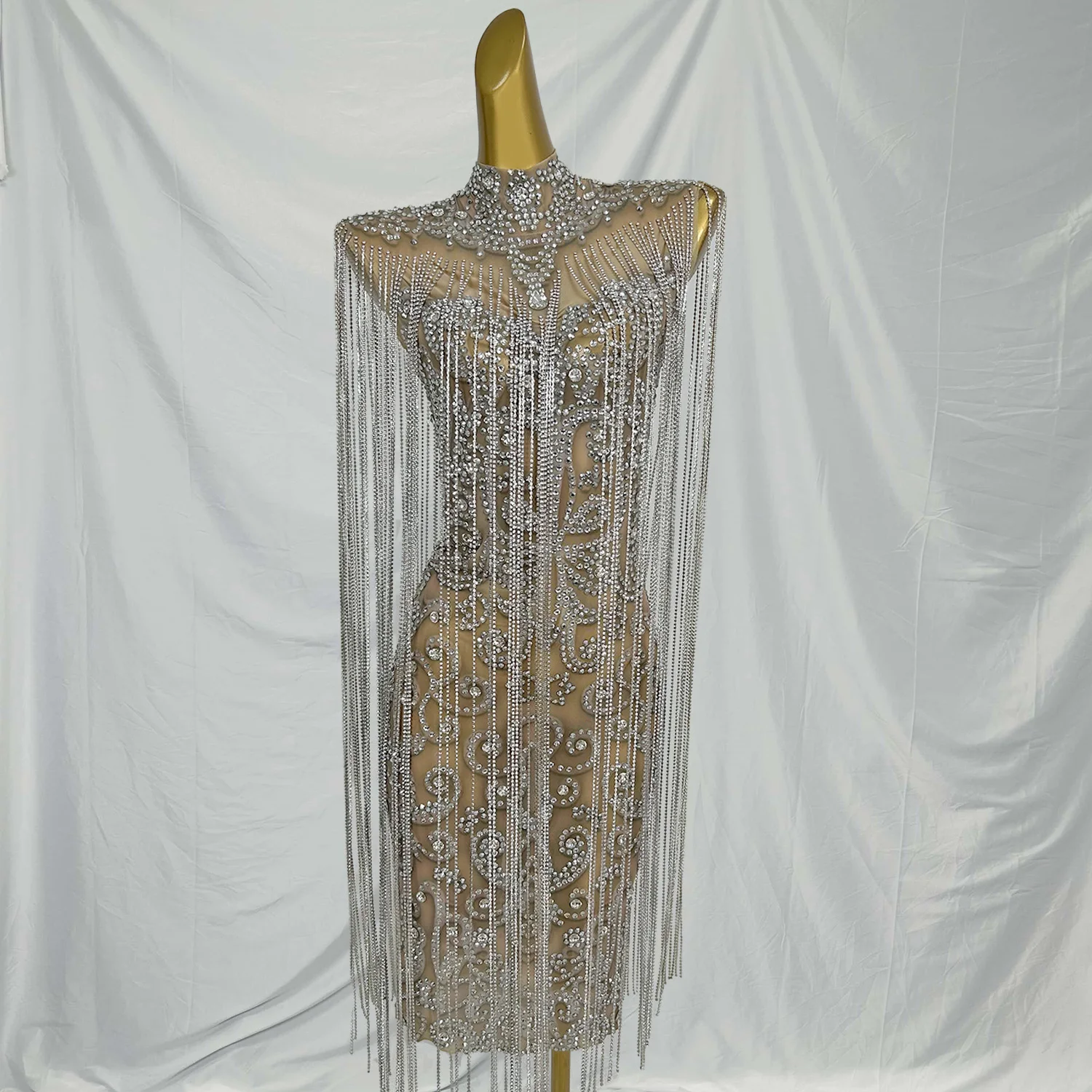 Sukienka Yulian z błyszczącymi cyrkoniami i frędzlami, seksowna, z siateczki, krótka, idealna na wieczór, studniówkę, urodziny, występ sceniczny.