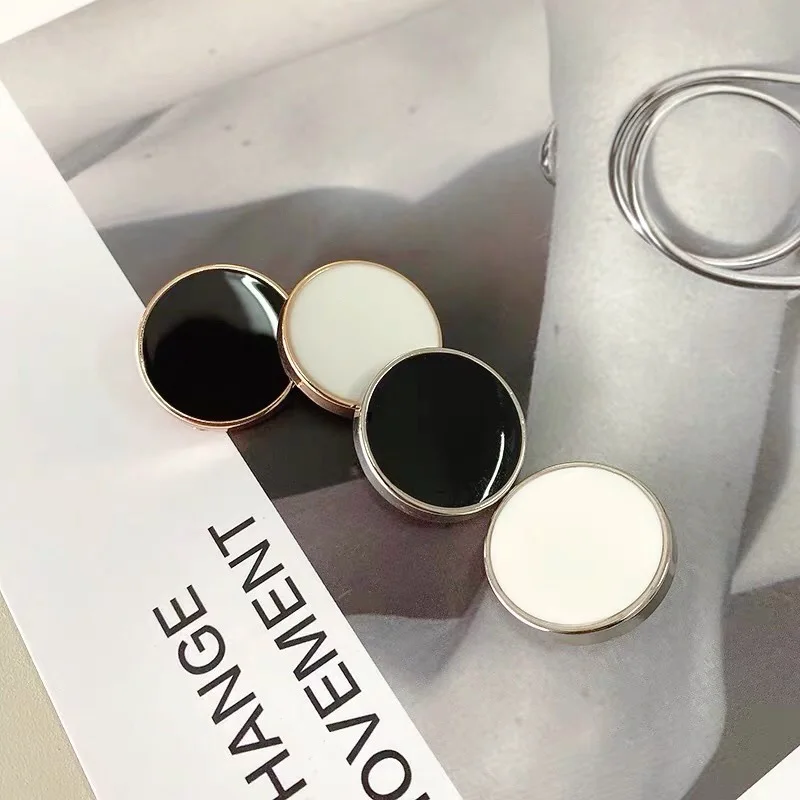 50 قطعة/الحزمة أزياء معدنية مسطحة النفط زر من قميص معطف سترة واقية الملابس DIY التطريز الخياطة اليد مخيط زر بسيط