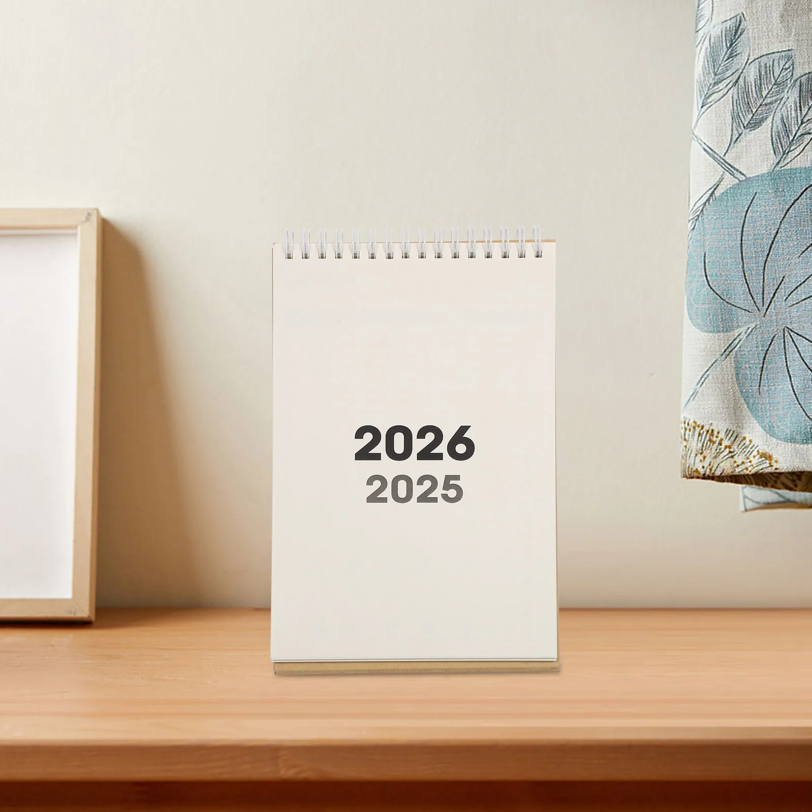 

1 комплект, 1 комплект, стол 2025-2026, плотная бумага 18 месяцев, китайский лунный год, вертикальный стоячий планировщик для офиса, дома, элегантный компактный