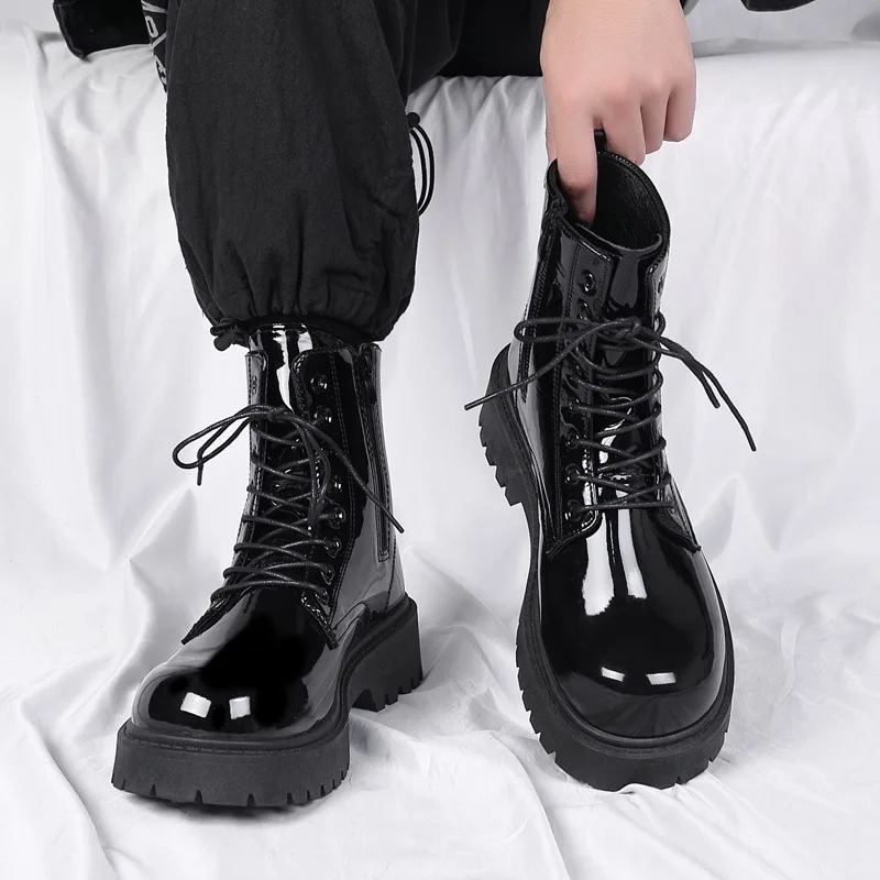 

2025 New Men Black Patent Leather British Style Motorcycle Boot Couple Outdoors High Top Leather Waterproof Casual Leather Boots