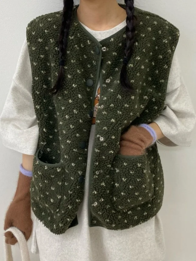 

Chic Winter New Women's Cotton Blend Lamb Fur Spotted Vest Top Quali Agel Faion ort Length Polyester Fiber