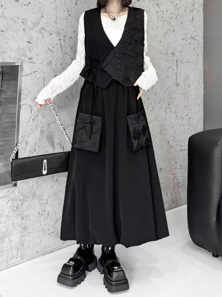 [EAM] Black Vest Pocket Half-body Skirt Two Pieces Suit New V-Neck Sleeveless Women Fashion Tide Spring Autumn 2024 1DH7449