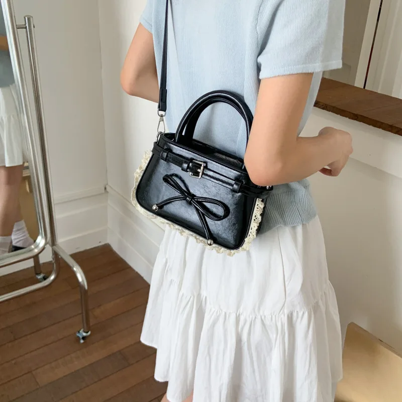 

Women's 2025 Summer Bow Square Bag Niche Retro Fashion Portable Versatile Shoulder Messenger