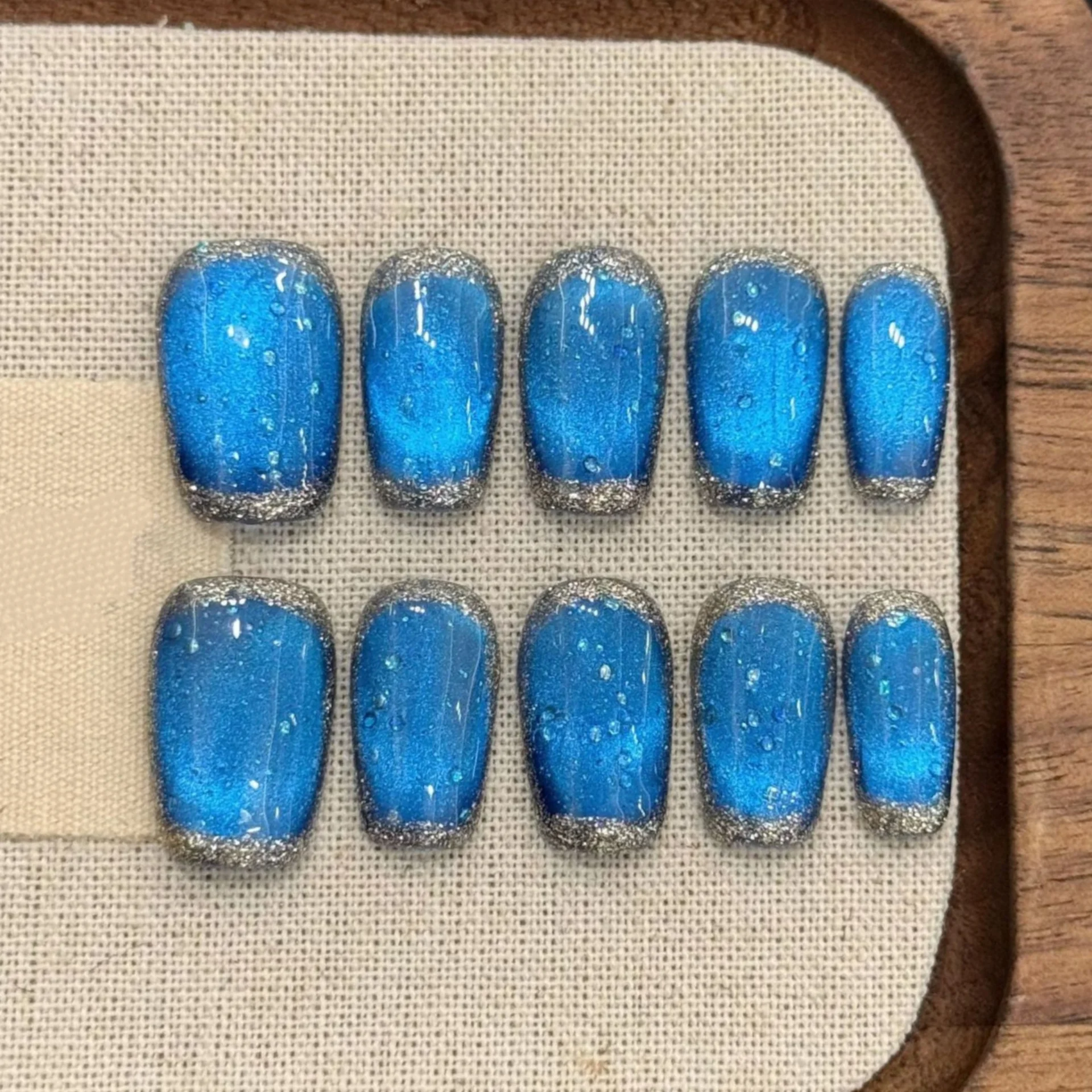 

10 шт., набор ногтей ручной работы с синим кошачьим глазом, пресс на Argent Smudge Tip, квадратные накладные ногти средней длины, носимые однотонные накладные ногти
