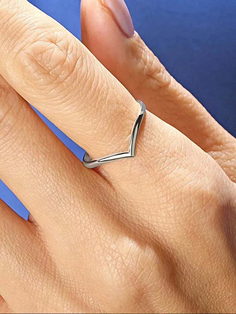 خاتم من الفضة الإسترليني عيار 925 بسيط كلاسيكي ناعم على شكل حرف V للنساء مجوهرات الخطوبة والزفاف عالية الجودة