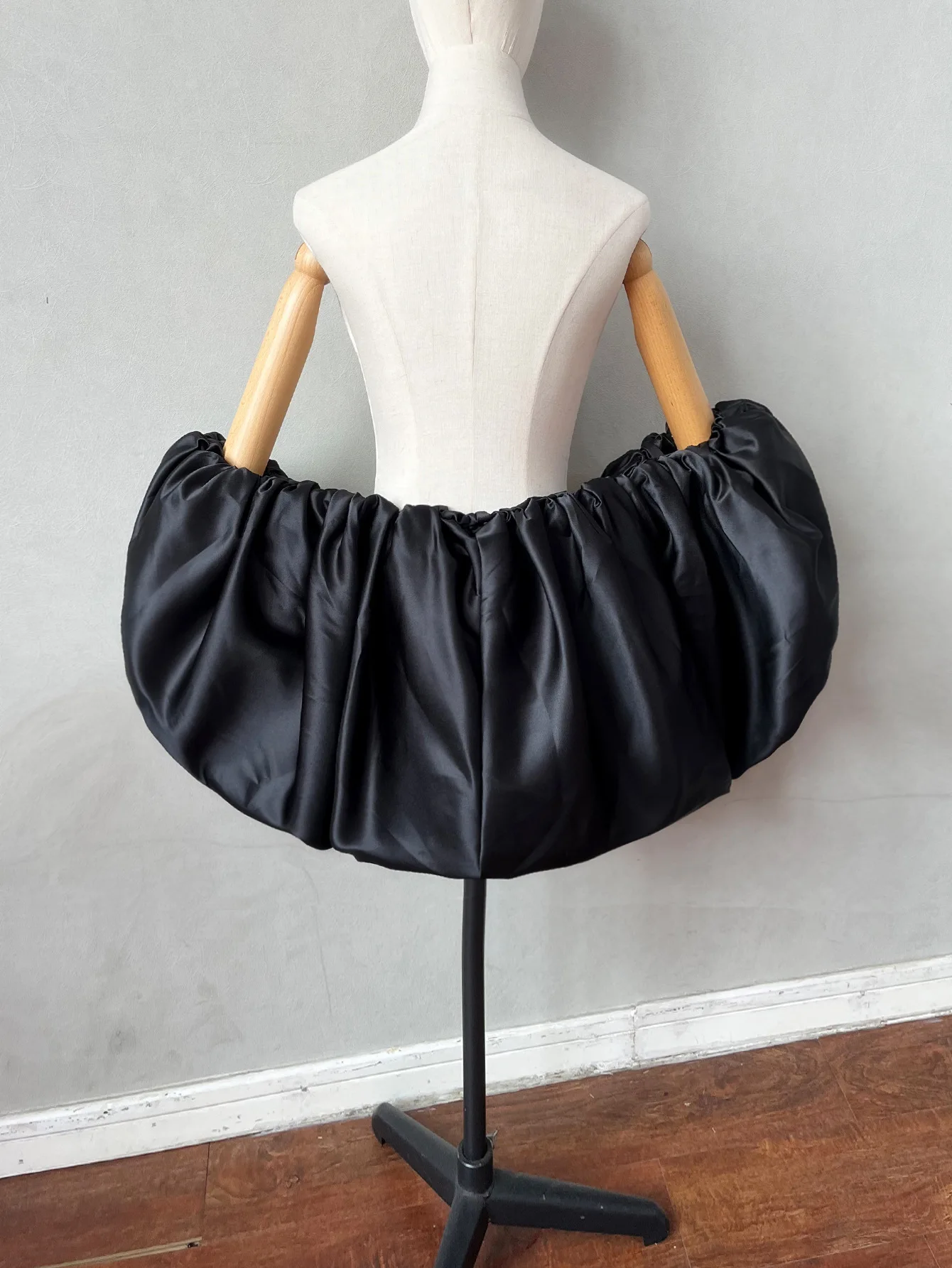 

Атласные болеро с оборками, куртки для невесты, вечерние формальные женские свадебные накидки для подружек невесты, свадебные аксессуары