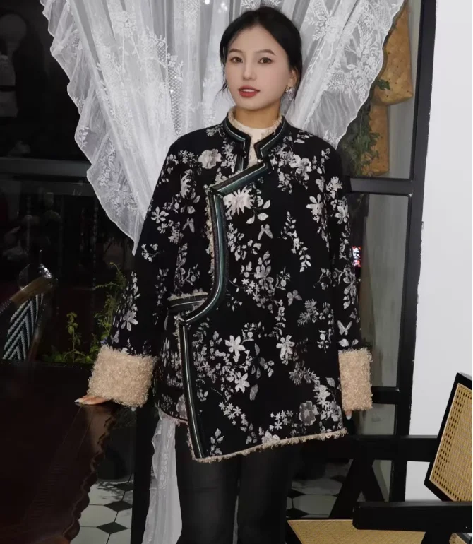 

Chinese Winter Plush Cotton Coat Xizang Clothes