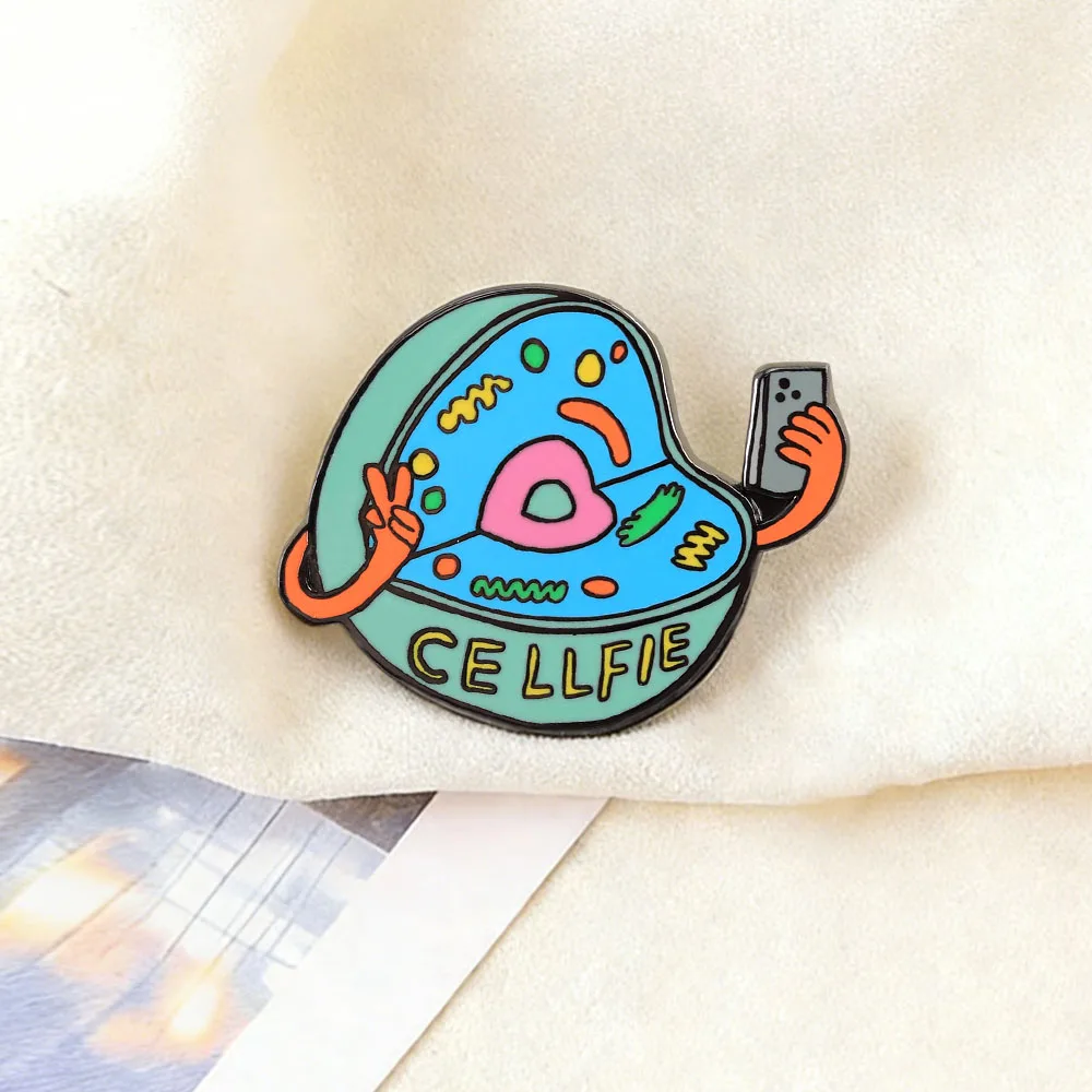 Lustige Wissenschaft CELLFIE Handy-Selfie-Wortspiel-Brosche Biologie-Liebhaber Emaille-Pin Schüler Lehrer Cartoon Humor Geek Geschenk – Detail 2