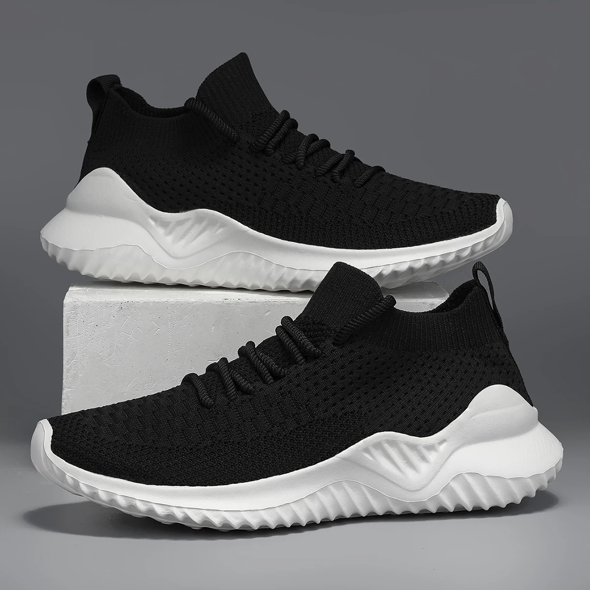 

Men's Large Size Outdoor Hiking And Running Shoes Comfortable Casual Versatile Fashionable Sports Shoes for Couples Training