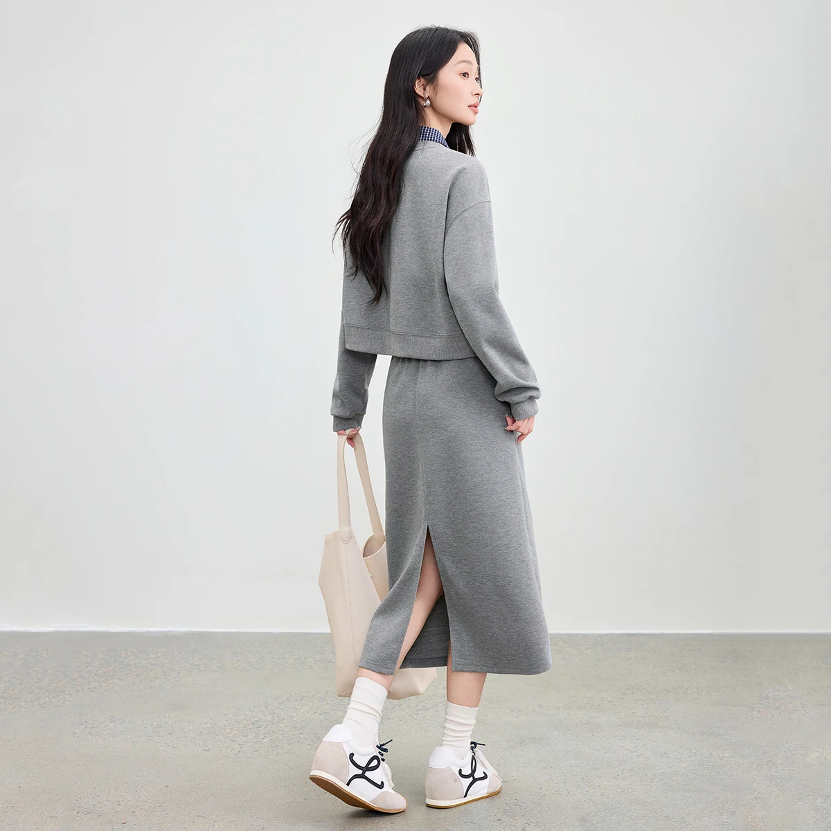 SENTUBILA الخريف المرأة تنورة مجموعة 2025 جديد تخفيف س الرقبة البلوز منقوشة قميص بدون أكمام محبوك ميدي تنورة الإناث 153ZA2481