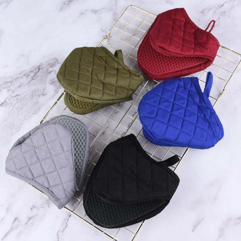 1pc Kitchen Anti Scald Oven Gloves Kitchen Multi Purpose Fish Shaped Silicone Gloves Tray Tableware Rack Oven Gloves