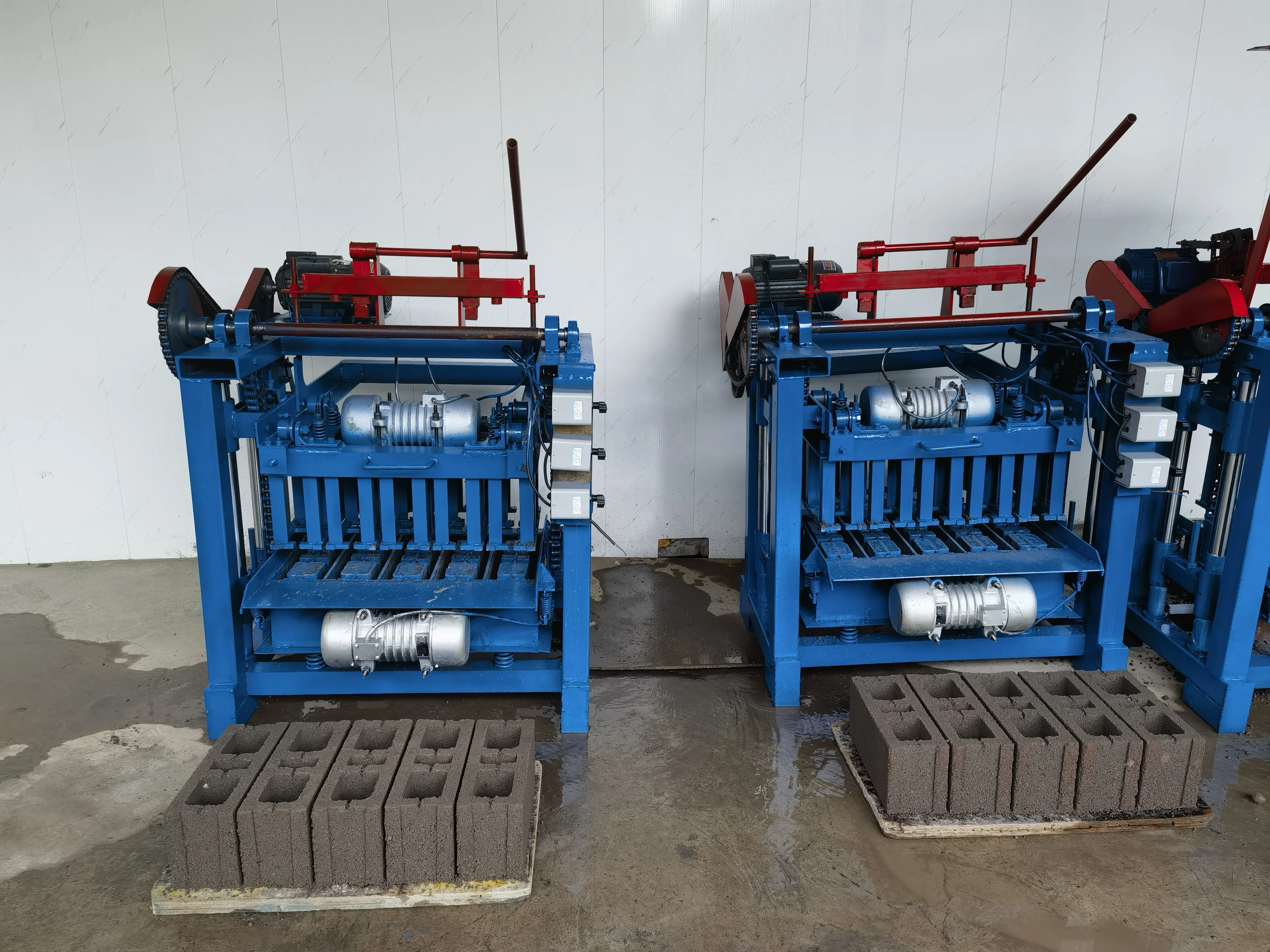 High Quality Concrete Block Cement Brick Making Machine, Customizable Molds Selling Well, Electric Diesel Brick Making Machine