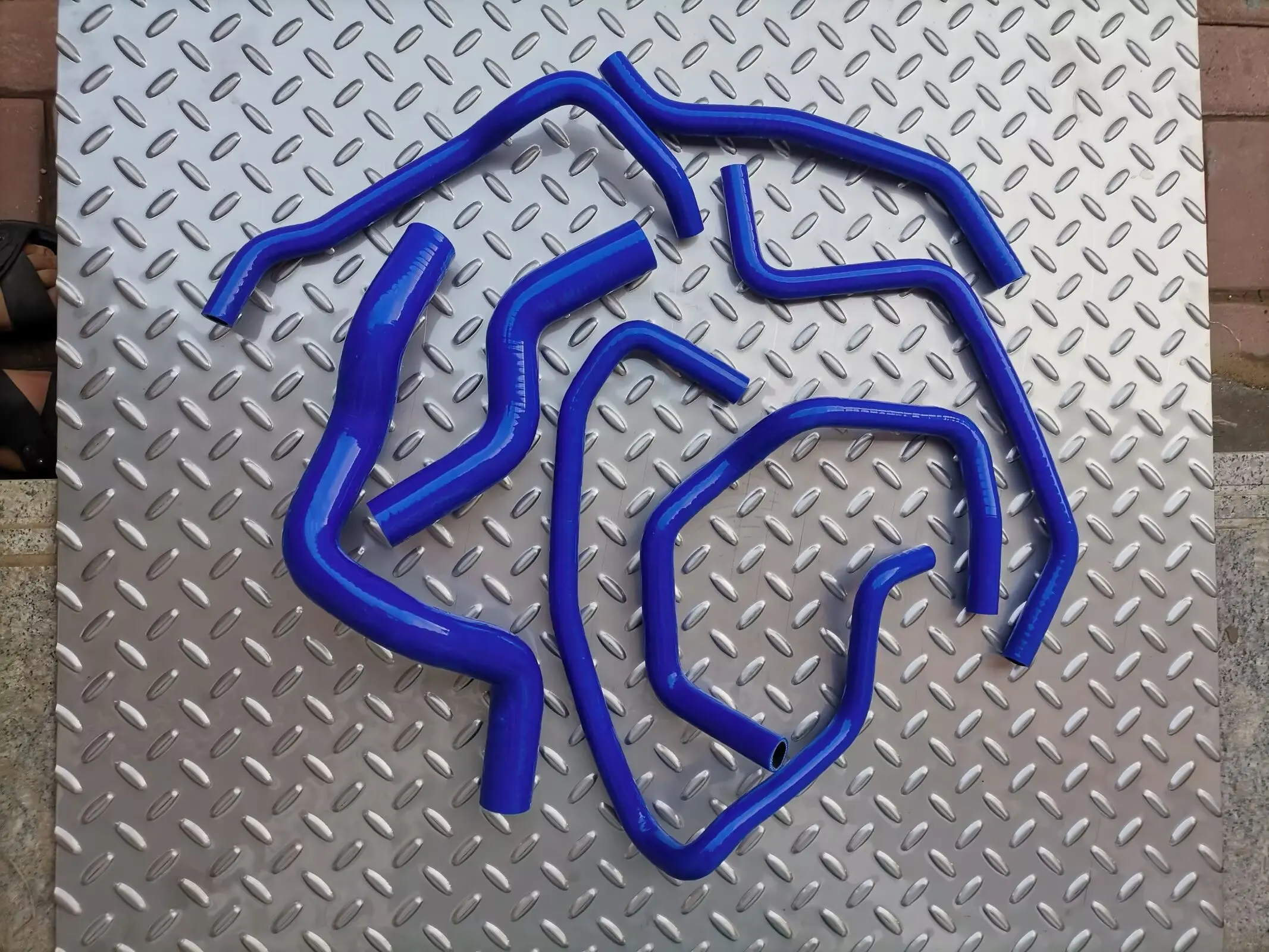 

L3B81518YC L3TF15186A для Mazda Tribute/Ford Escape R3 бензин 2.3L L3 ZB ZC ZD 2008-2013 силиконовый шланг радиатора охлаждающей жидкости