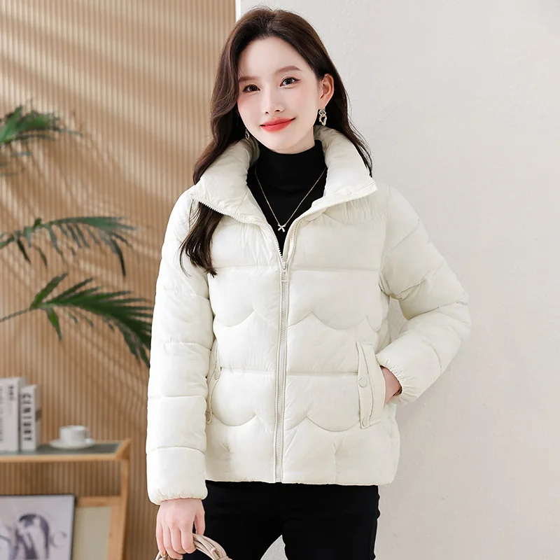 2025 คอปกผ้าฝ้ายเบาะเสื้อผ้าผู้หญิงสั้น Parkas Slim แจ็คเก็ตฤดูใบไม้ร่วงฤดูหนาว WARM Thicken Outerwear Lady Casual Coats