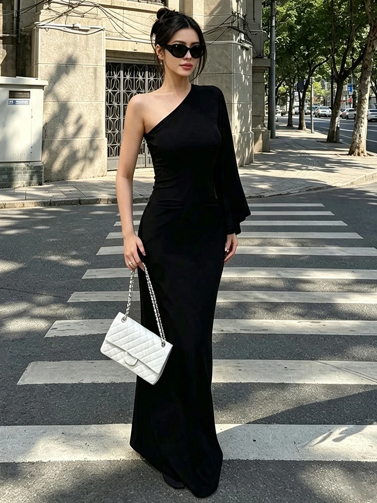 Weird Puss Elegantes Kleid mit schrägem Kragen, Damenmode, schlicht, mit einem Glockenärmel, Stretch, figurbetont, schick, klassisch, für Party, Club, lang, Bodycon – Detail 3