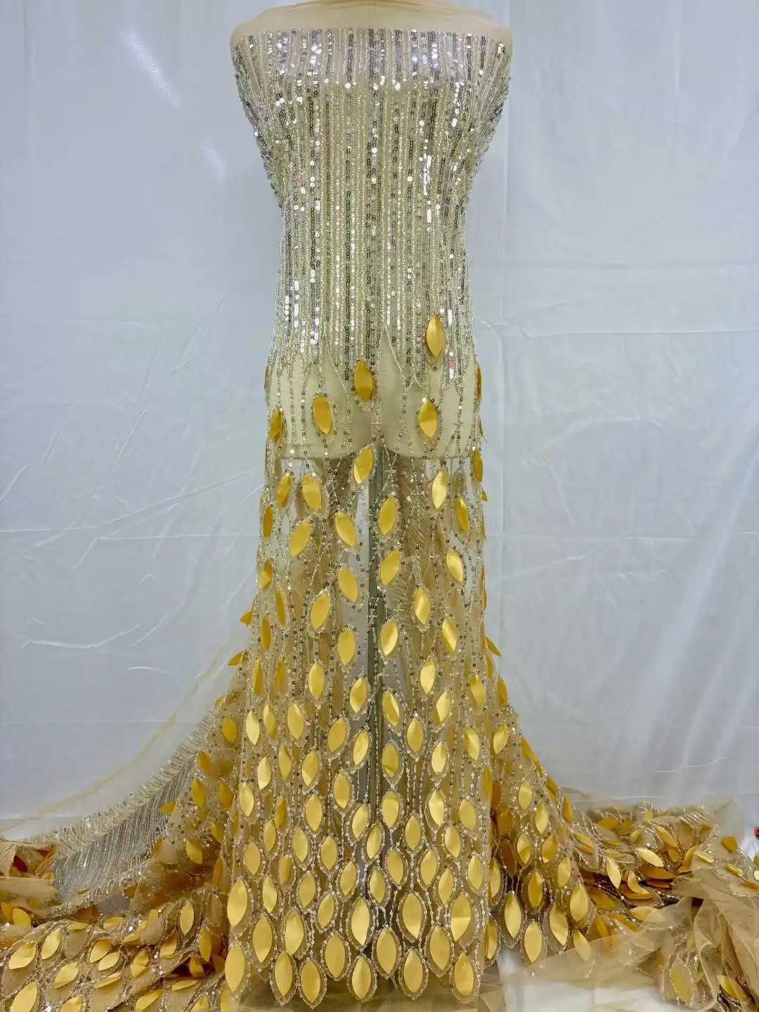 

2026 High Quality African Sequins Lace Fabric Nigerian French Mesh Net Lace Fabrics For Sewing Wedding Party Dress