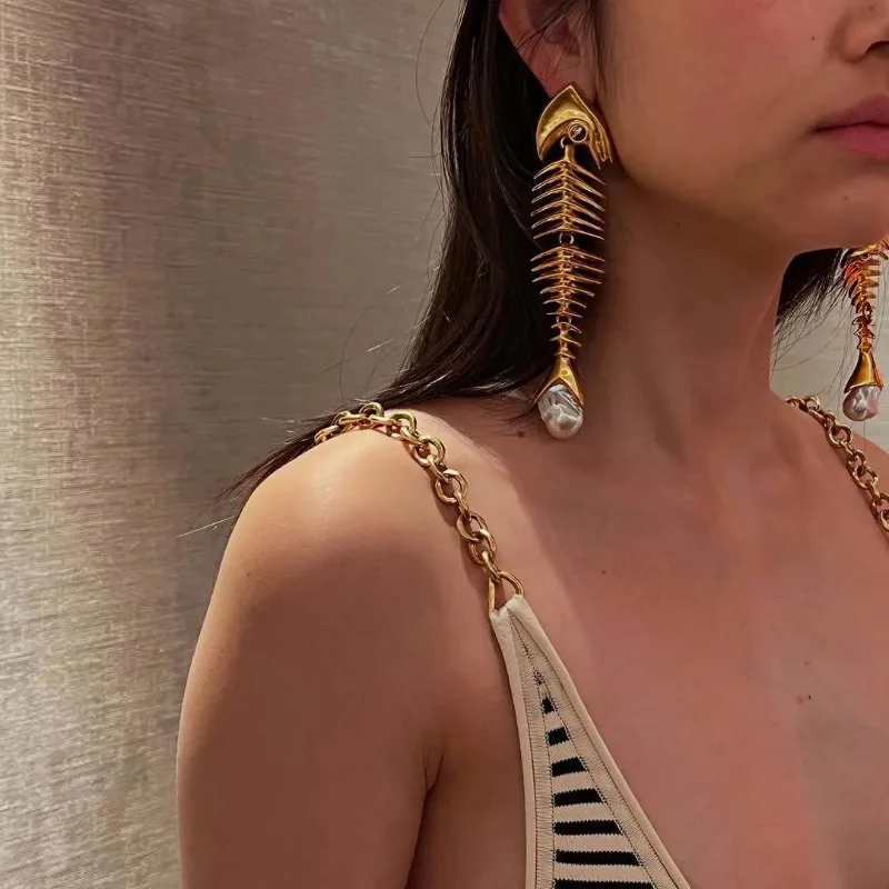 Fashion Trends, Retro Literature and Art, Elegant and Simple, Generous Fish Bone, Baroque Pearl Sweeping Shoulder Earrings