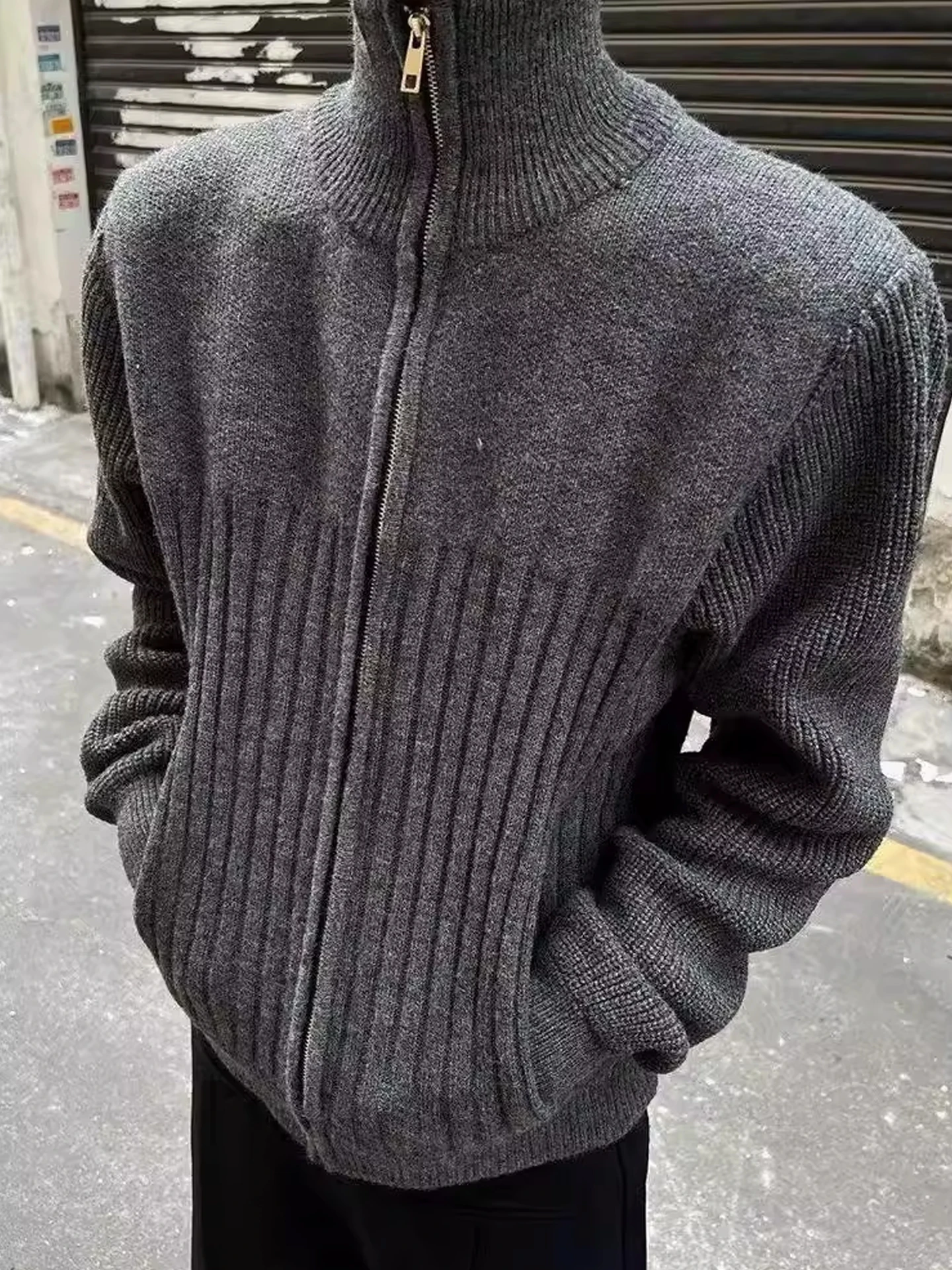 

Мужской вязаный кардиган в американском ретро-стиле с воротником-стойкой, осенний, повседневный, на пуговицах, для ношения под одеждой, базовый вязаный свитер-жакет