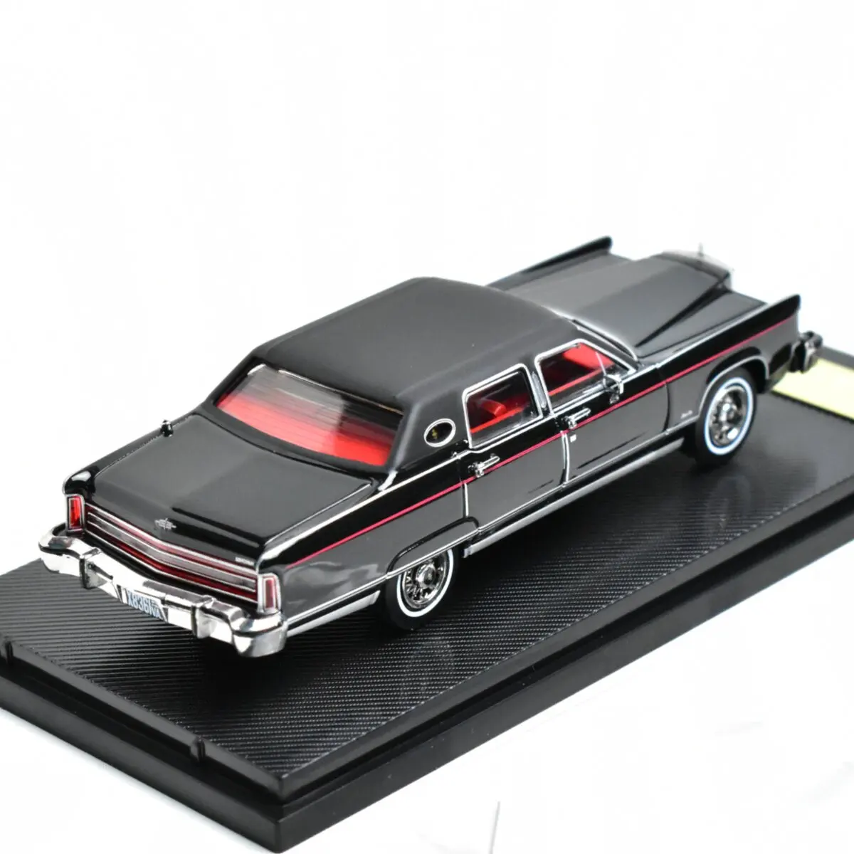 ターニングクラッシュ-1-64-大人向けホビー-1979年製タウンカー-ダイキャストモデルカー