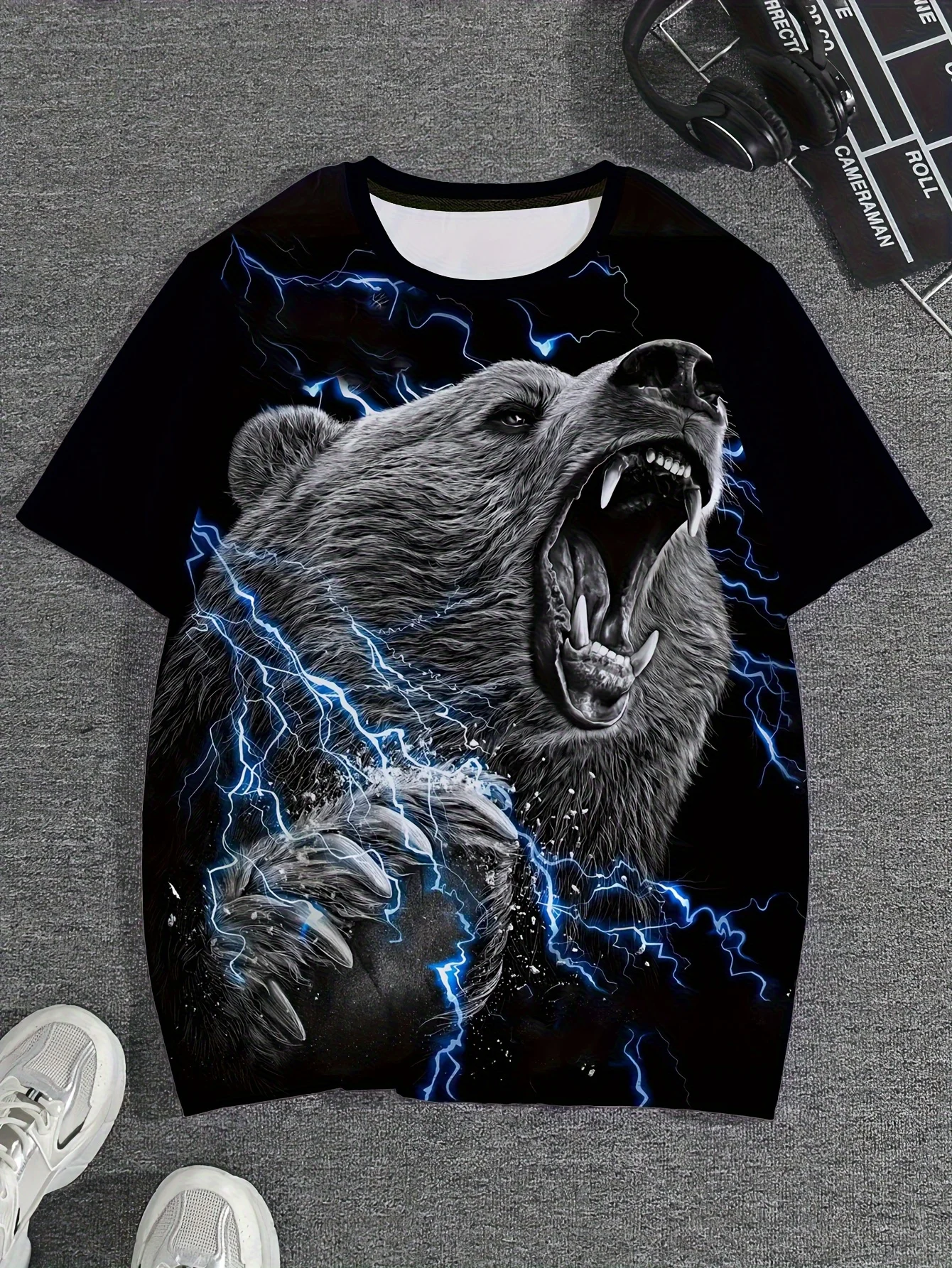 Men Short Sleeve T‑Shirt Roaring Grizzly Bear Blue Thunder Lightning Crew Neck Casual Tops