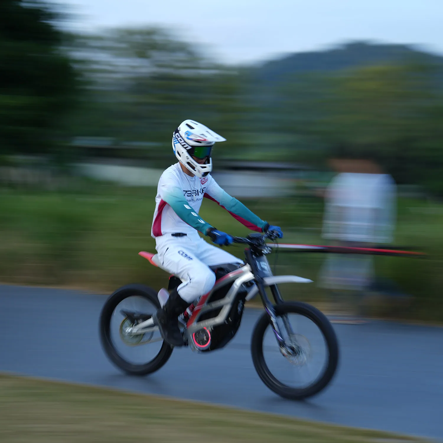 79 دراجة فالكون برو 120 كجم دراجة كهربائية طويلة المدى 8500 وات للطرق الوعرة دراجة جبلية عالية القوة #2