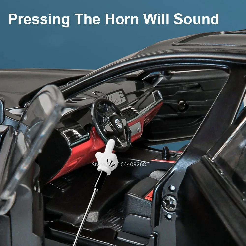 1:24 760LI M8 سيارة رياضية لعبة مجسمة الصوت ضوء الأبواب مفتوحة التراجع امتصاص الصدمات دييكاست سبيكة المركبات نماذج الاطفال الهدايا