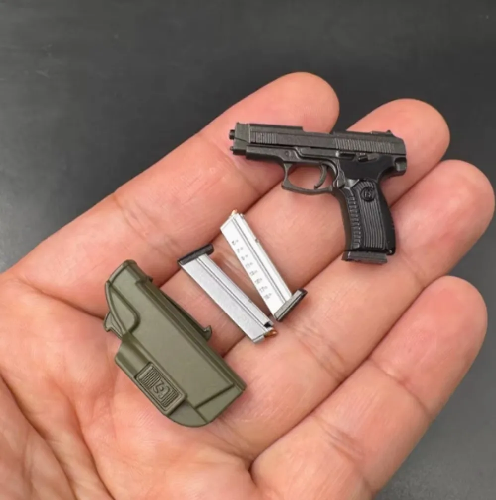 

DAM 78100 Модель пистолета Soldier FSB в масштабе 1/6