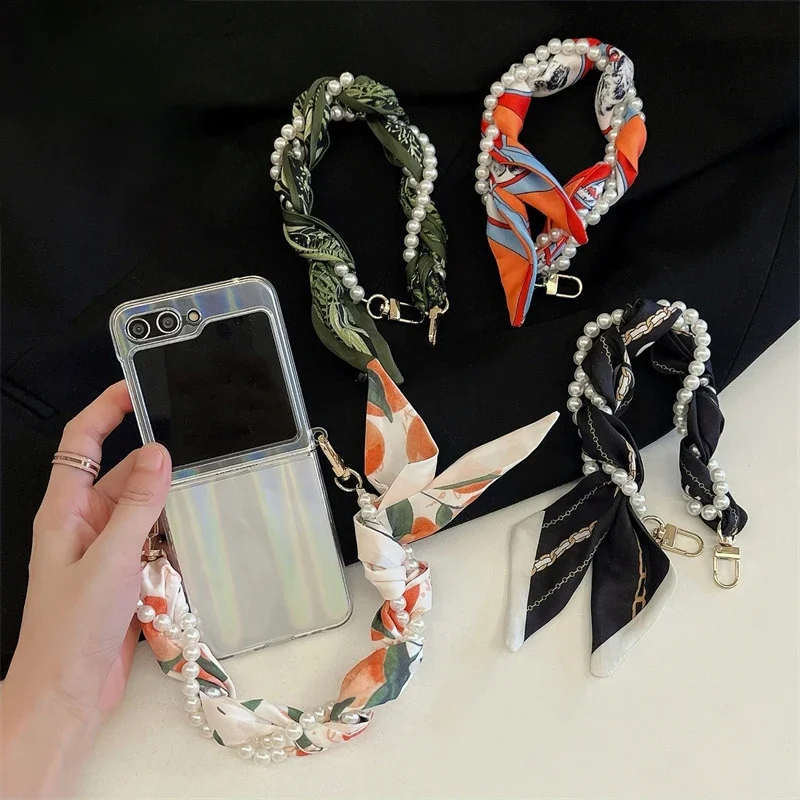 

Scarves Pearls Chain Phone Case for Samsung Galaxy Z Flip 6 5 4 3 Protective Back Cover for ZFlip4 ZFlip5 ZFlip6 Case