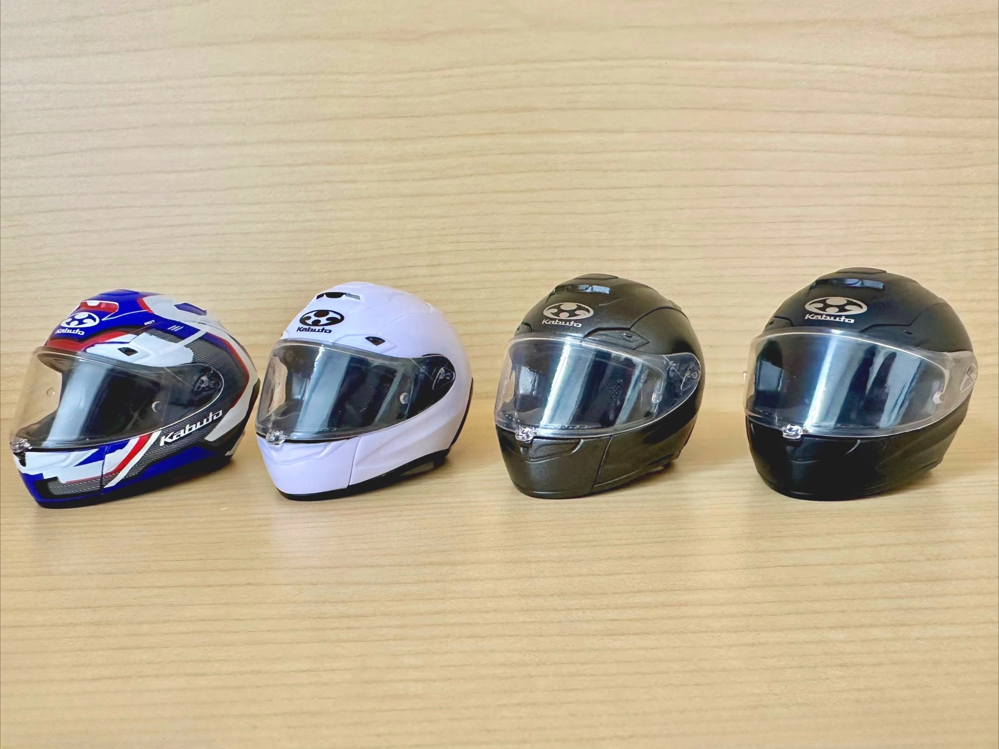 SO-TA cápsula brinquedos legal escala 1/6 kabuto capacete da motocicleta miniaturas coleção F-17 escudo móvel gashapon figuras