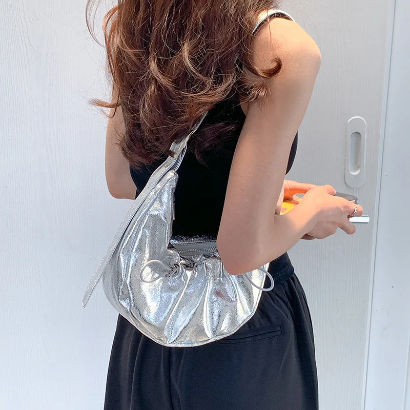 

Brands Metallic Hobos Luxury Designer Silver Women Shoulder Bag Half Moon Handbags Drawsting Cloud Bags for Women 2024 Purses