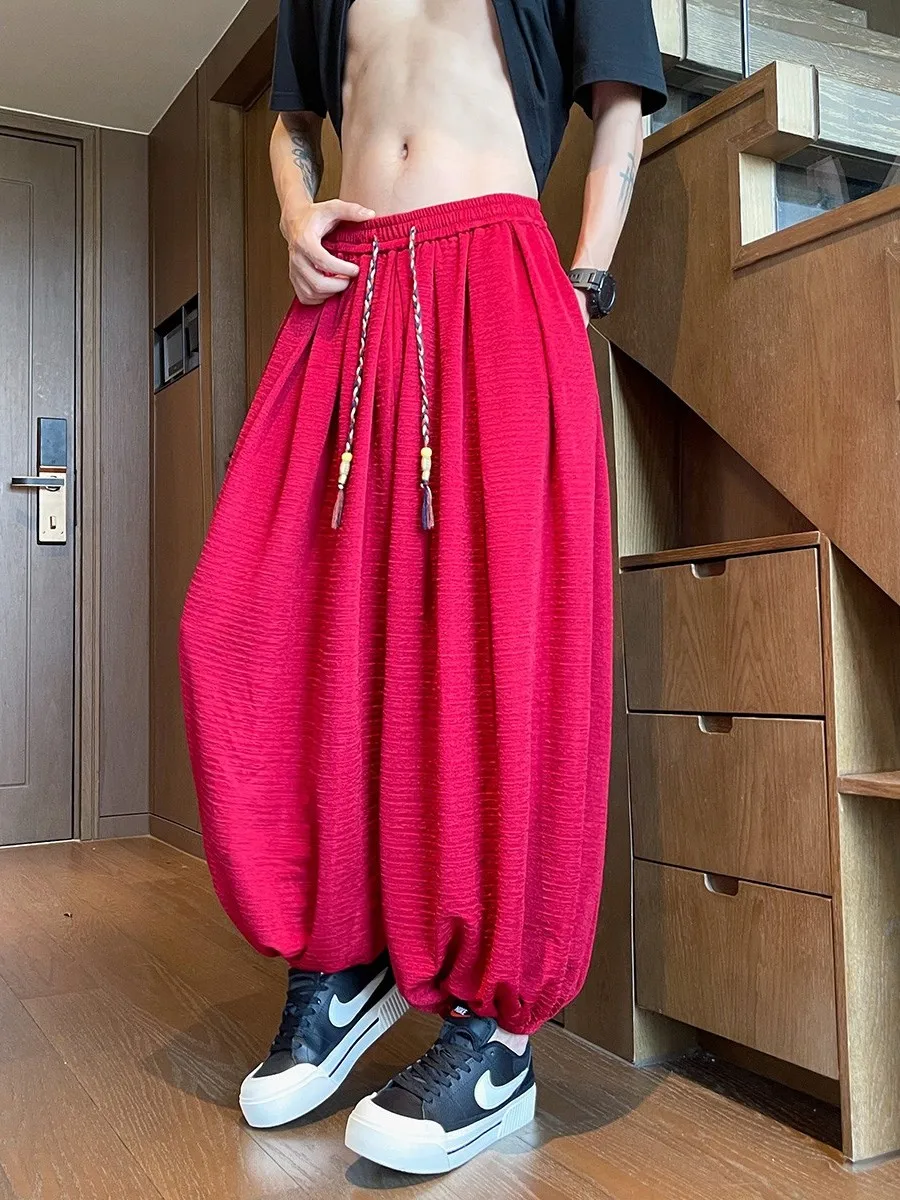 

Свободные мужские повседневные брюки из красного шелка с эффектом ледяной текстуры, в стиле Харадзюку, широкие, длинные, удобные, больших размеров, модные, брендовые