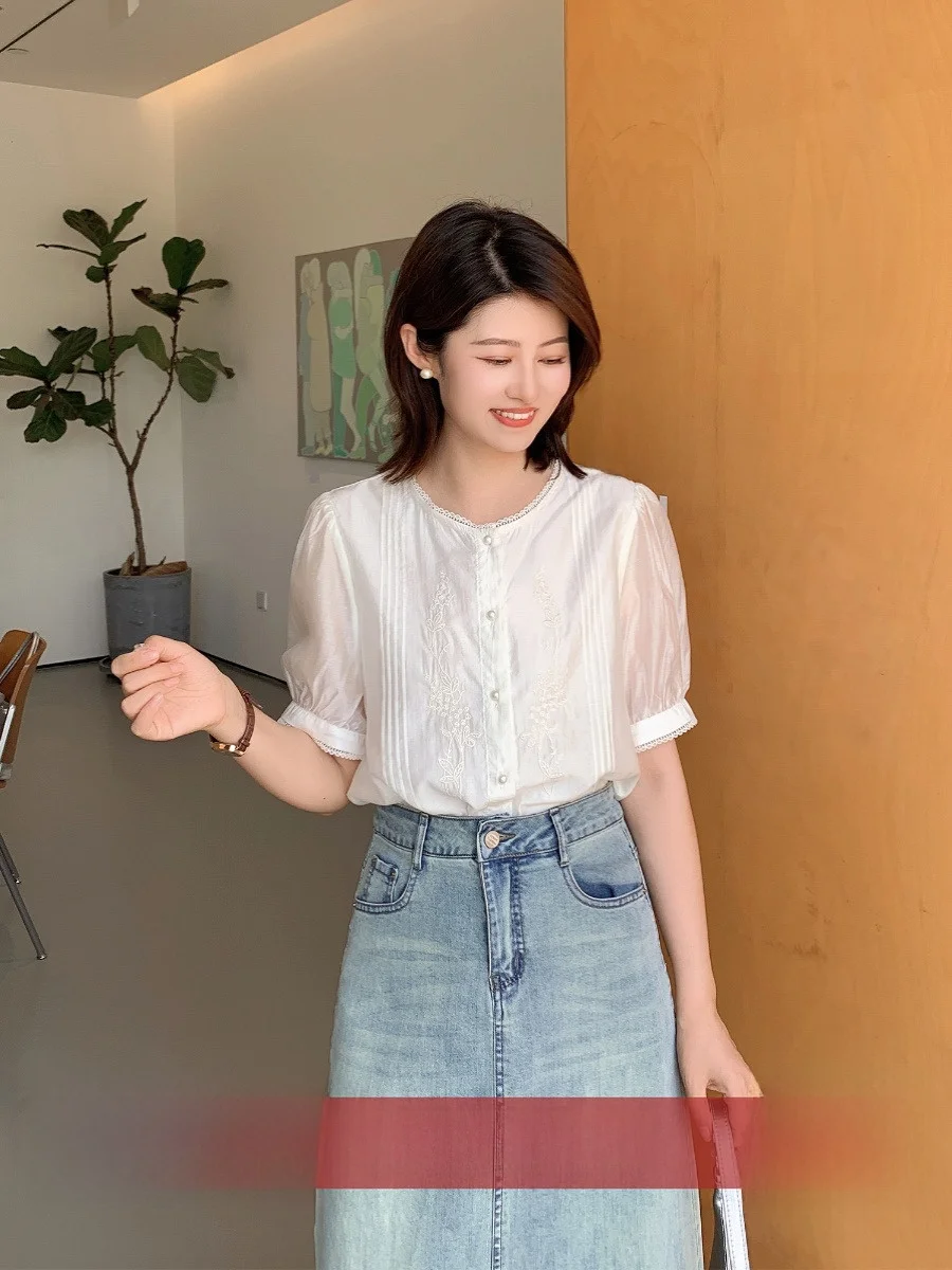 

Романтическая женская блузка из шелка с тяжелой вышивкой и кружевной отделкой, с круглым вырезом и коротким рукавом, в французском стиле, свободного кроя, дышащая, летняя