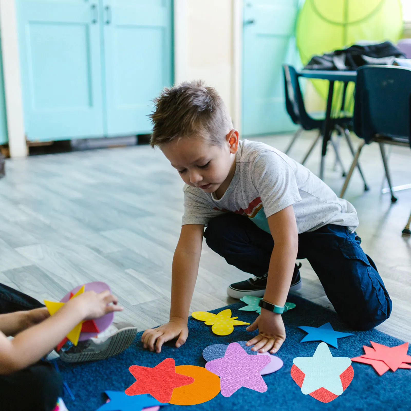 

50Pcs Star Shape Carpet Markers Colorful Classroom Floor Spots Self Adhesive Floor Tags Educational Markers School Rug