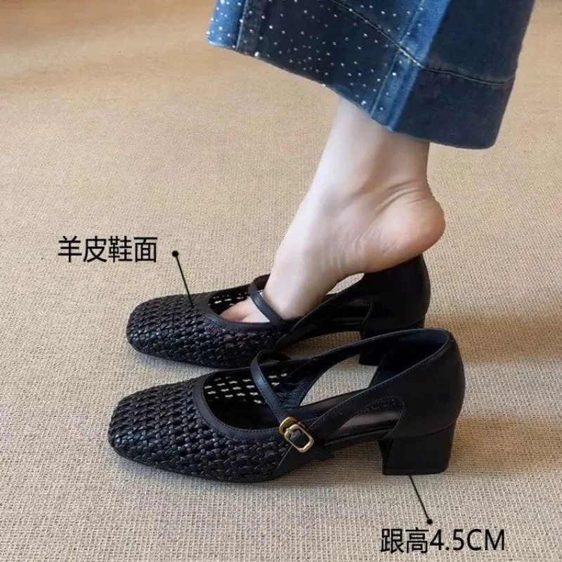 Sommerliche Retro-Mary-Jane-Schuhe mit gehobener Ausstrahlung, gewebtem Hohldesign und Blockabsatz für Damen