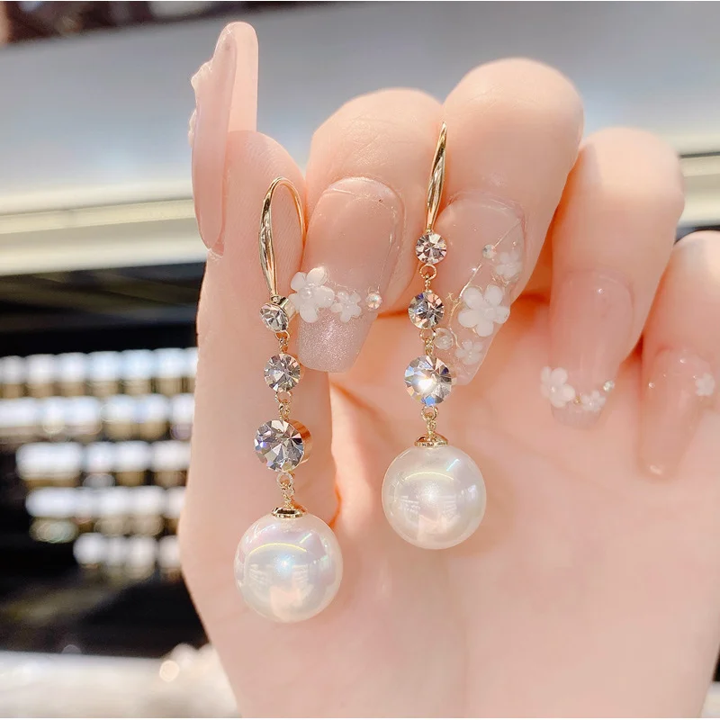 جديد أزياء المرأة أقراط حلقة قلادة الرجعية بسيطة وخفيفة الفاخرة مجوهرات اكسسوارات