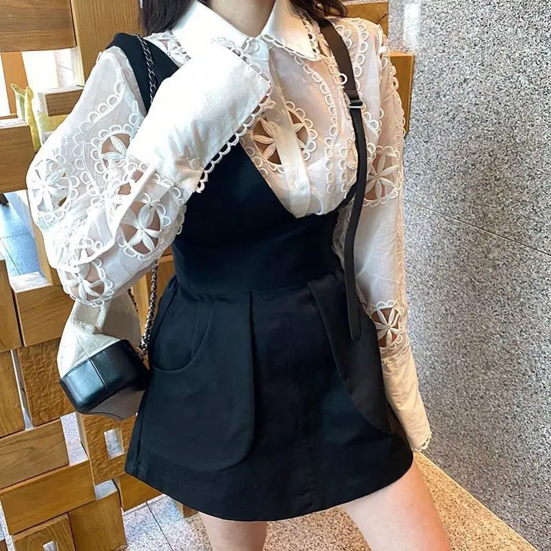 New 2023 Spring and Autumn Women\'s Shirt Collar Lace Retro Hollow Western Style Shirt Long Sleeved White Lace Sunscreen Tops