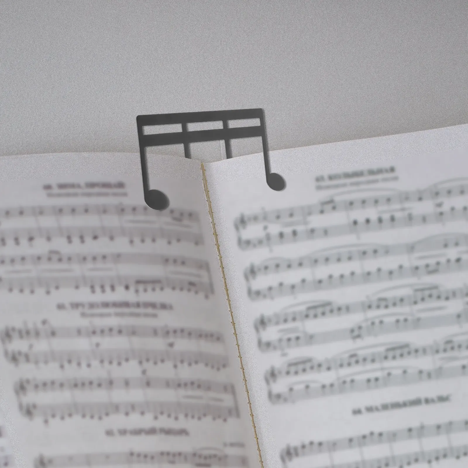 Metal Music Book Clip Sturdy Sheet Page Holder Compact Music Score Clamp for Books Recipes Magazines Metal Page Holder