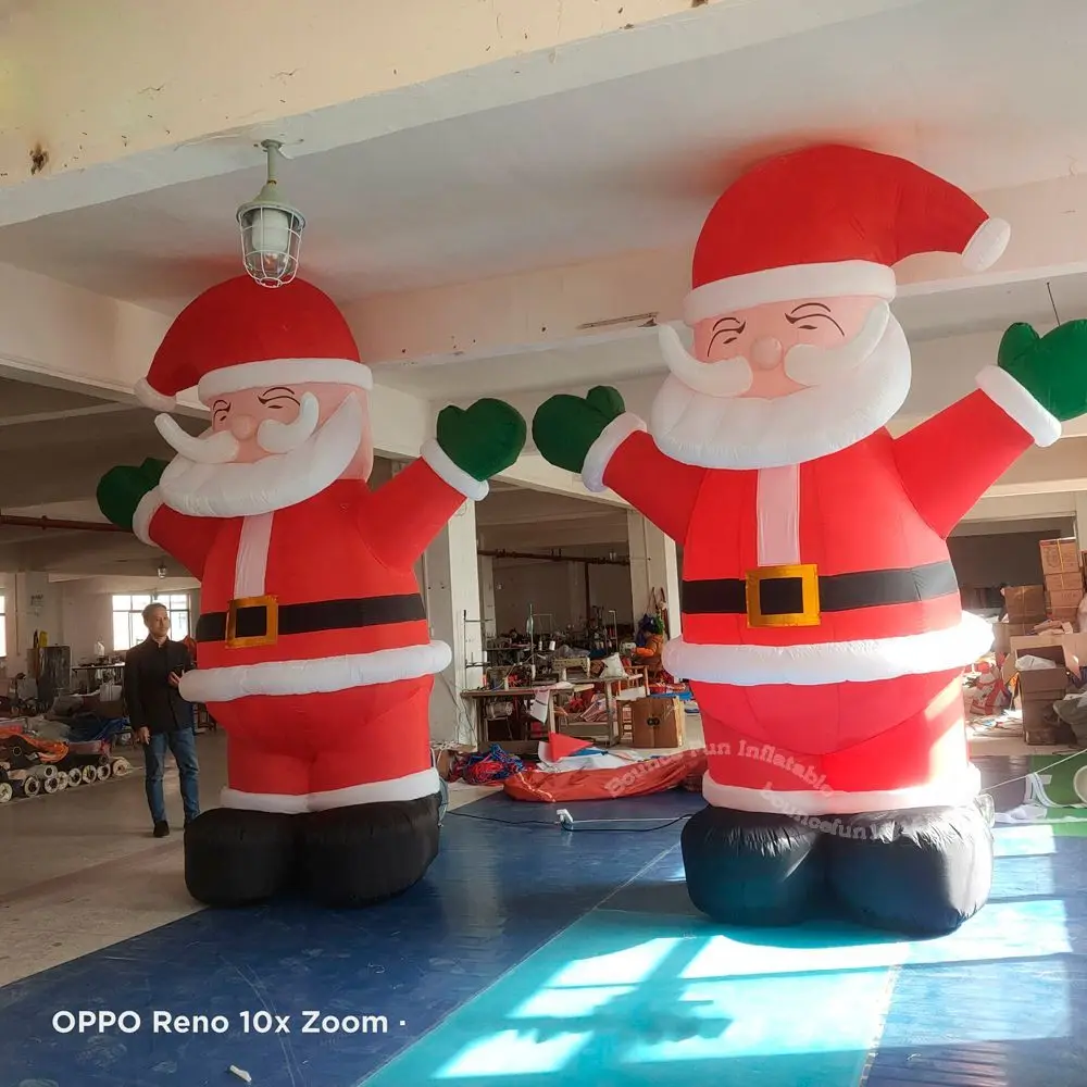 Modello in piedi di palloncino di Babbo Natale gonfiabile gigante con decorazione natalizia con ventilatore per esposizione natalizia all'aperto