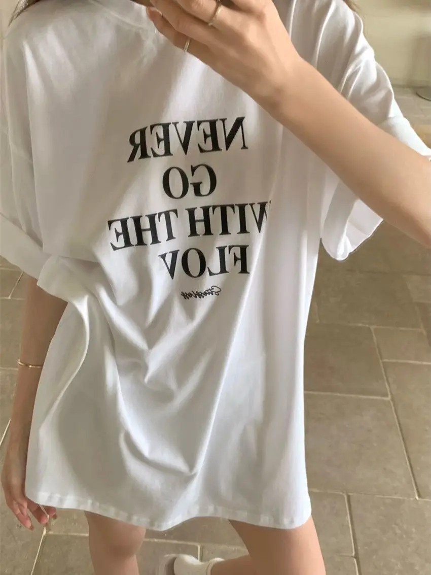 เสื้อยืดแขนสั้นผู้หญิงผ้าฝ้ายลูกไม้ผู้หญิงเป็นกลางมีสไตล์สบายนุ่มผ่อนคลายพอดีฤดูร้อนที่หรูหราสบายๆสไตล์หวาน