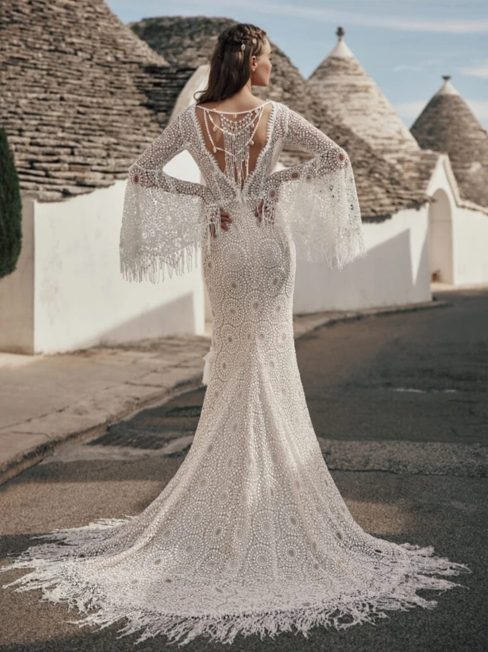 Abito da sposa moda pizzo bohemien 2025 Abito con applicazioni a sirena per la sposa Abito da sposa con nappa con scollo a V da spiaggia personalizzato da donna