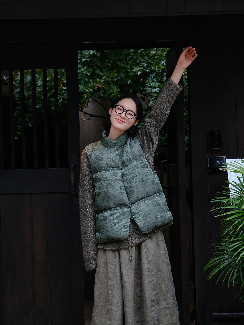 

Mallin 25 Momme Silk Blend Satin Embroidered Du down Stand Collar New Chinese Sle Vest Warm Fluffy Faionable