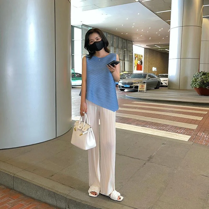 

Женская летняя легкая, дышащая и темпераментная футболка без рукавов 2022, тонкие летние повседневные брюки в полоску, популярные и повседневные