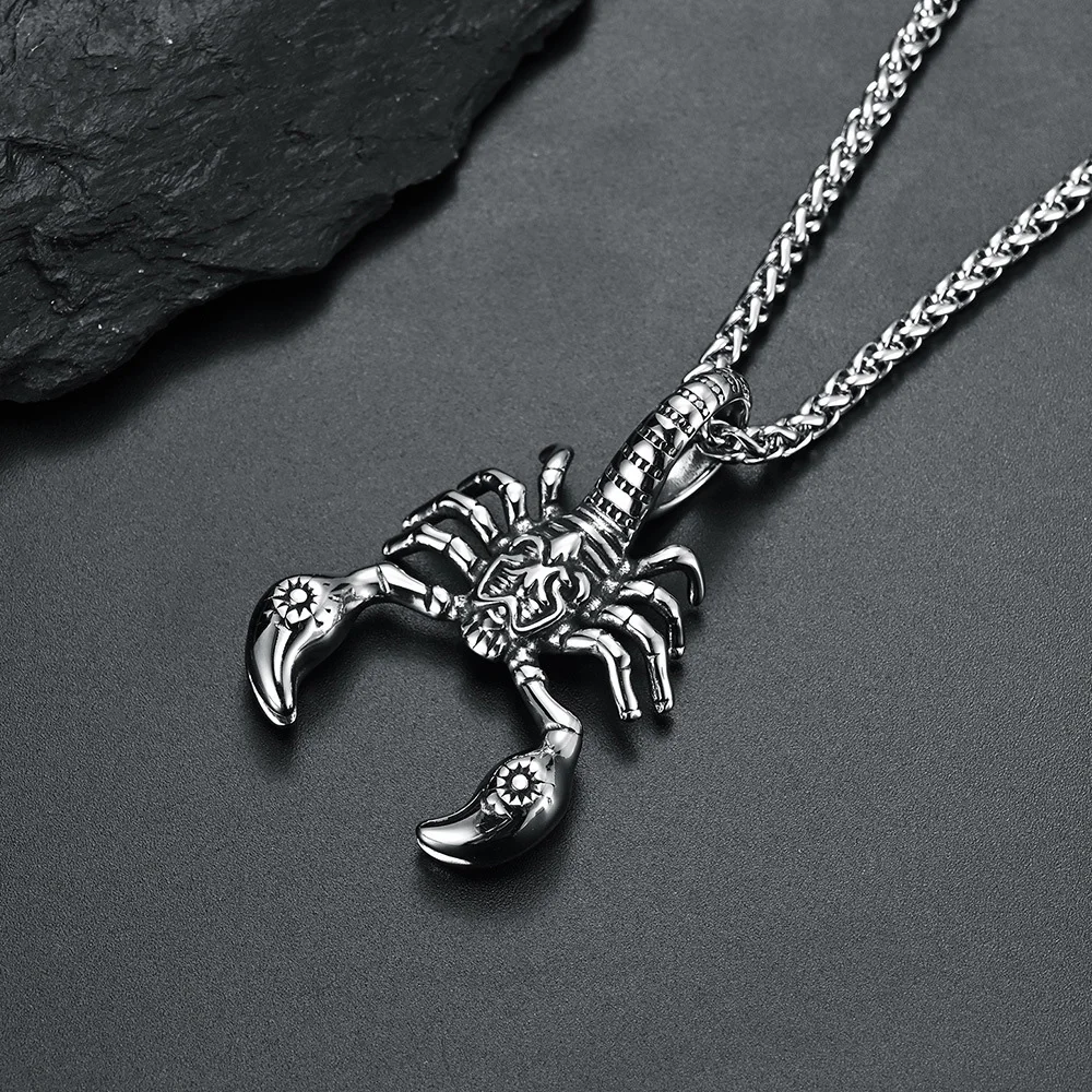 Gothic Retro Scorpion Pendant Necklace Punk Hip Hop Animal Insect Scorpion Stainless Steel Biker Necklace Men Jewelry Gift