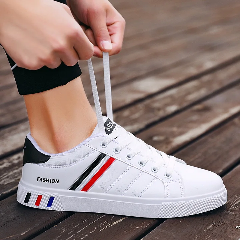 

White Vulcanized Sneakers Boys Flat Comfortable Skate Shoes Men Autumn Spring 2022 Fashion Sneakers Men Fashion Canvas Sneakers