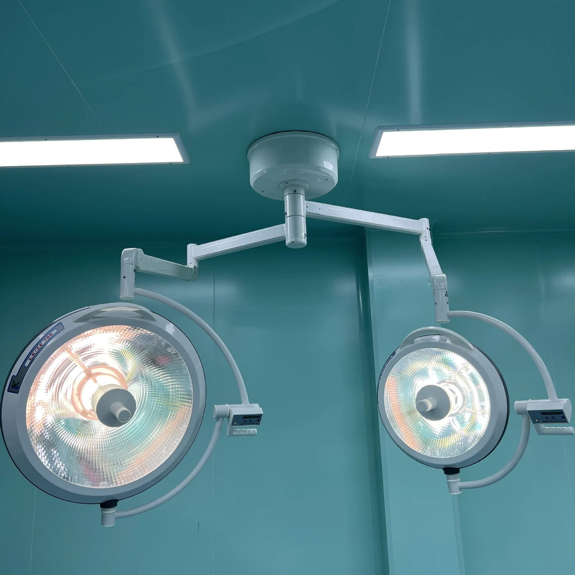 Lámpara LED sin sombras ajustable con iluminación, mano LED para mascotas bucales de belleza. Operación lámpara sin sombras