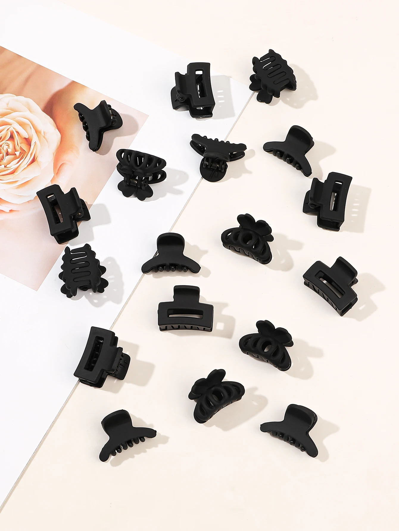 various size and shape black matte hair claw clip woman hair accessories