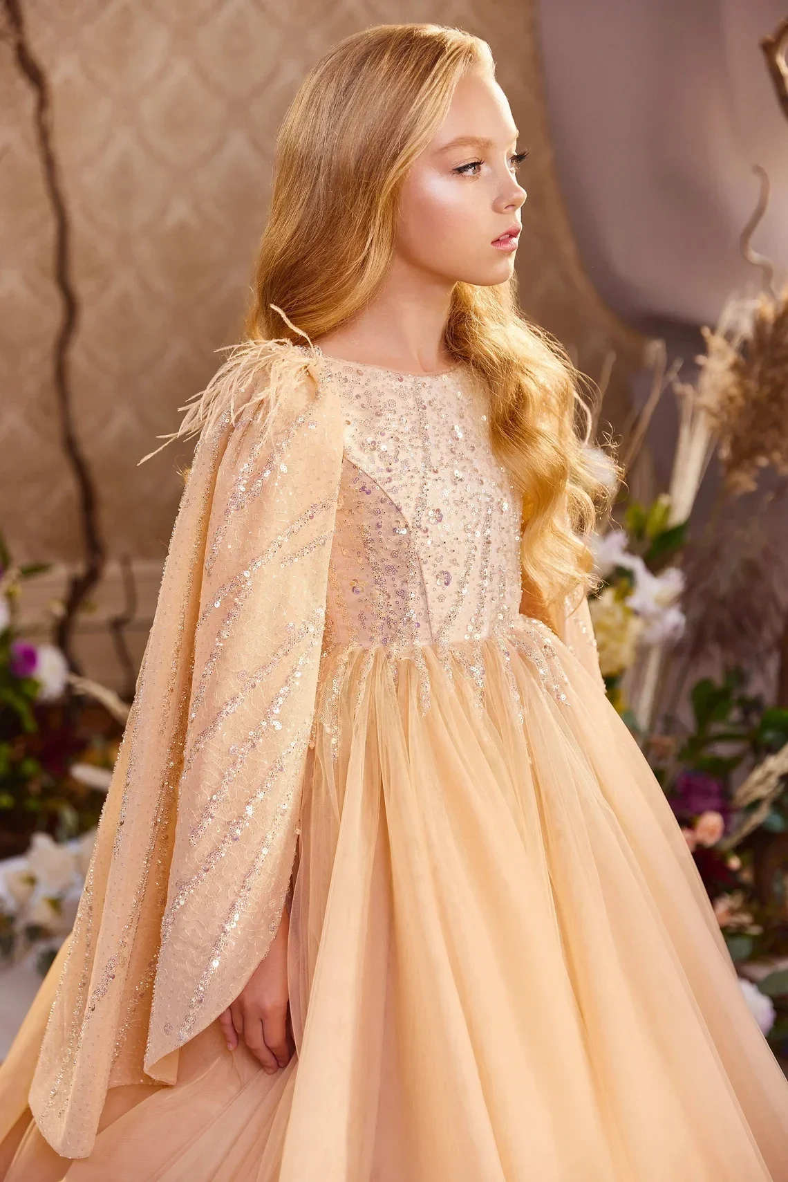 Shiny Tulle Princess Flower Girl Dress Long Cloak Sleeve Birthday Feather Beaded Wedding Party Pageant Dress Ball Gown for Girls