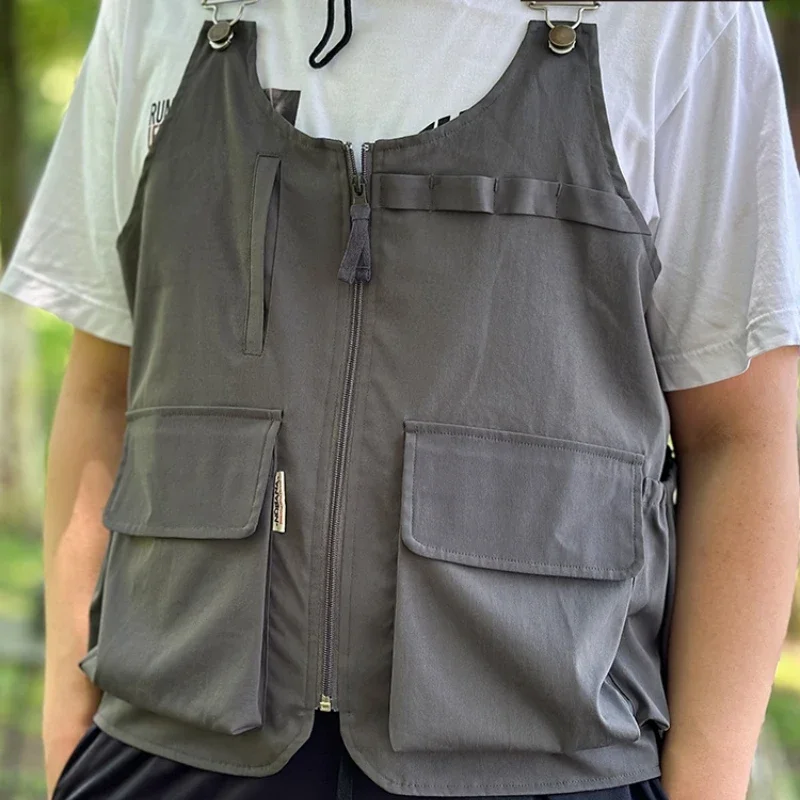 Versatile Outdoor Camping Vest with Multiple Pockets Camping Equipment Quick Drying for Hunting and Fishing